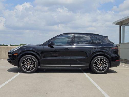 Black 2023 Porsche Cayenne Cayenne
