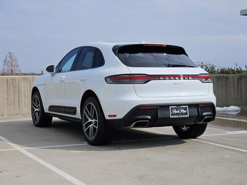 2025 Porsche Macan AWD