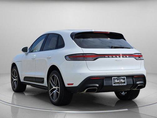 2025 Porsche Macan AWD