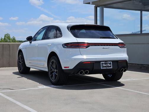 Carrara White Metallic 2026 Porsche Macan Macan