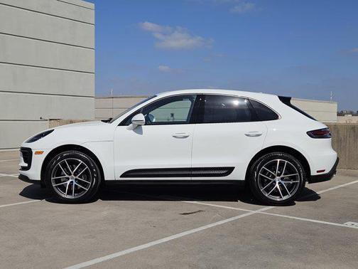 2025 Porsche Macan AWD