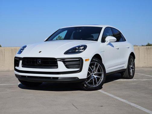 2025 Porsche Macan AWD