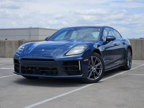 2025 Porsche Panamera 4