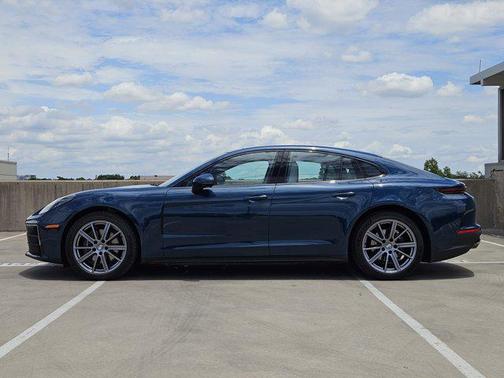 2025 Porsche Panamera 4