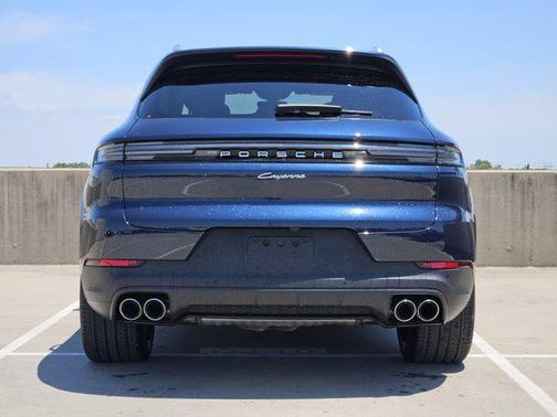 Algarve Blue Metallic 2025 Porsche Cayenne Cayenne
