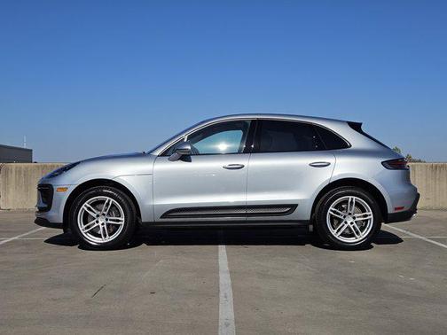 2025 Porsche Macan AWD