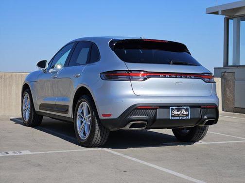 2025 Porsche Macan AWD