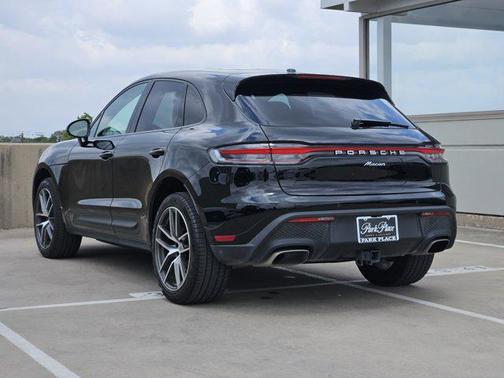 2023 Porsche Macan Base