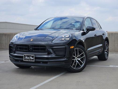 2023 Porsche Macan Base