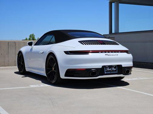 2022 Porsche 911 Carrera 4S Cabriolet