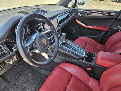 2021 Porsche Macan Base