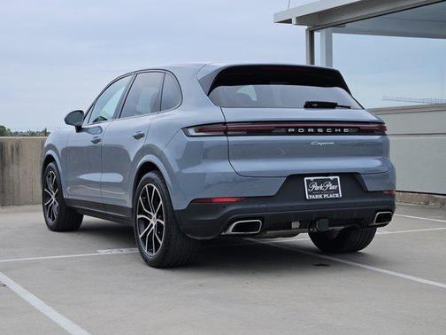 Arctic Grey 2025 Porsche Cayenne Cayenne