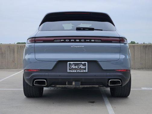 Arctic Grey 2025 Porsche Cayenne Cayenne