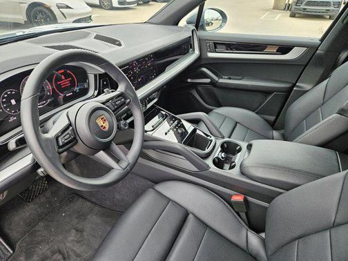 Arctic Grey 2025 Porsche Cayenne Cayenne