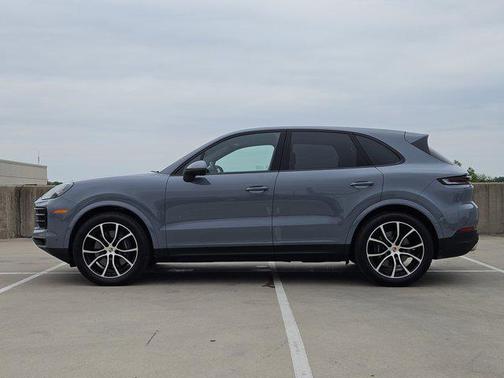 Arctic Grey 2025 Porsche Cayenne Cayenne