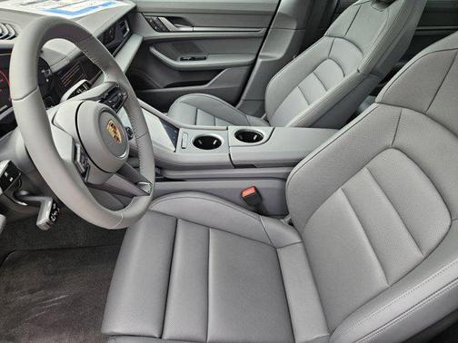 2025 Porsche Taycan RWD