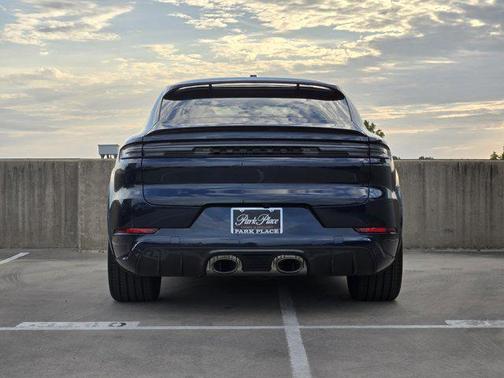2025 Porsche Cayenne GTS