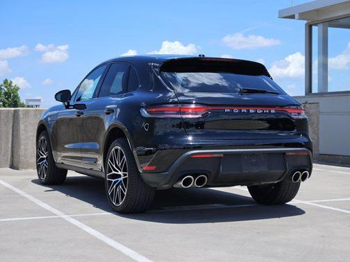 2023 Porsche Macan Base