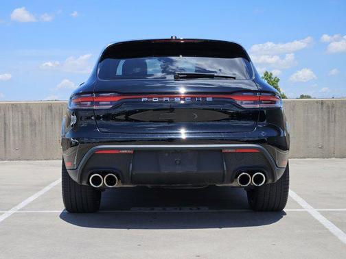 2023 Porsche Macan Base