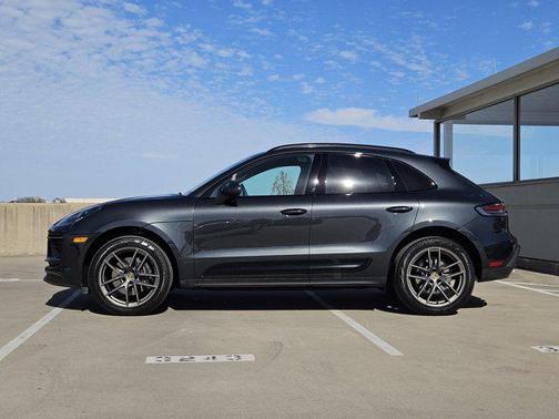 2025 Porsche Macan AWD