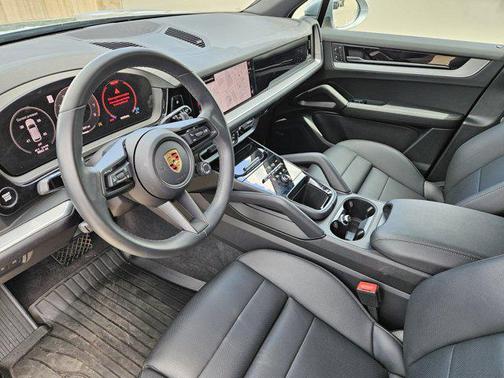 2024 Porsche Cayenne AWD
