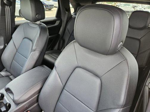 2024 Porsche Cayenne AWD