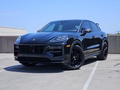 Chromite Black Metallic 2026 Porsche Cayenne Turbo GT