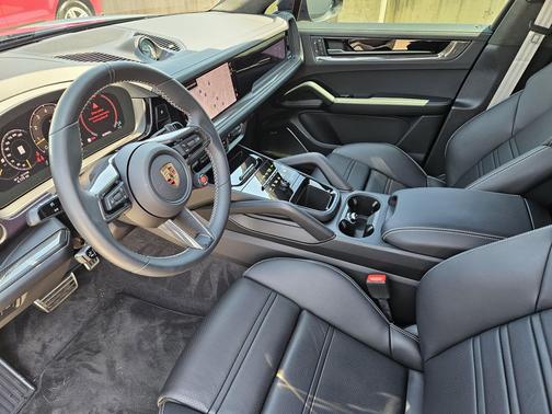 Chromite Black Metallic 2026 Porsche Cayenne Turbo GT