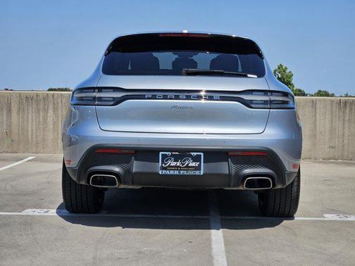 2025 Porsche Macan AWD