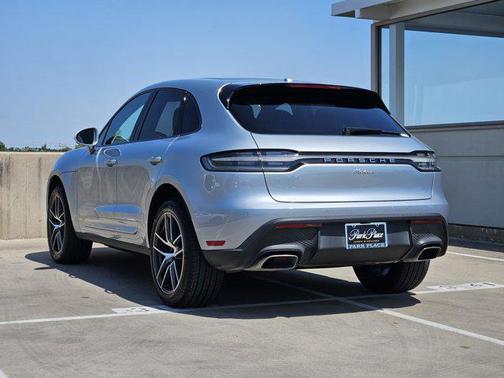 2025 Porsche Macan AWD