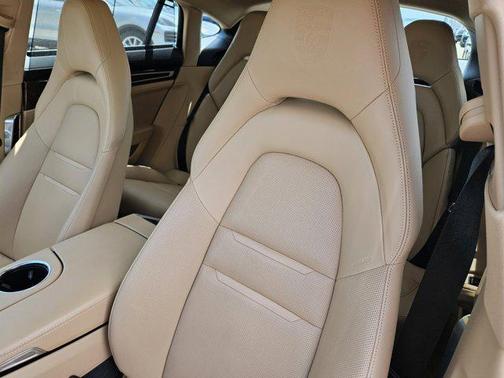 2022 Porsche Panamera Platinum Edition
