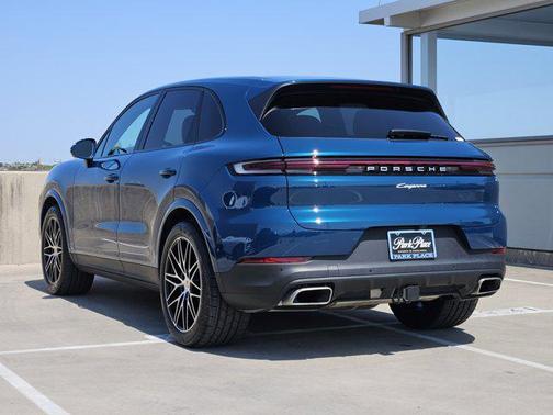 2025 Porsche Cayenne AWD