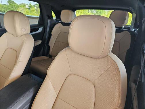 2025 Porsche Cayenne AWD