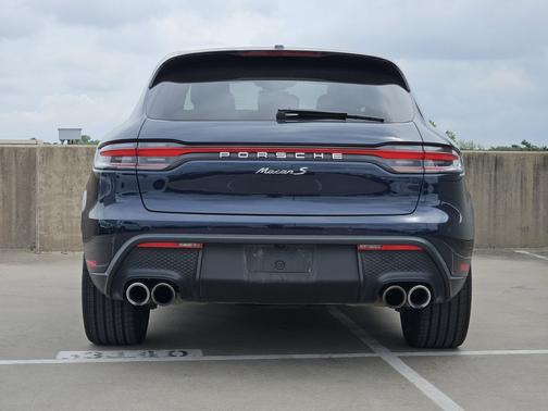 Night Blue Metallic 2022 Porsche Macan Macan