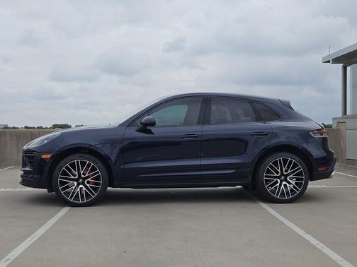 Night Blue Metallic 2022 Porsche Macan Macan