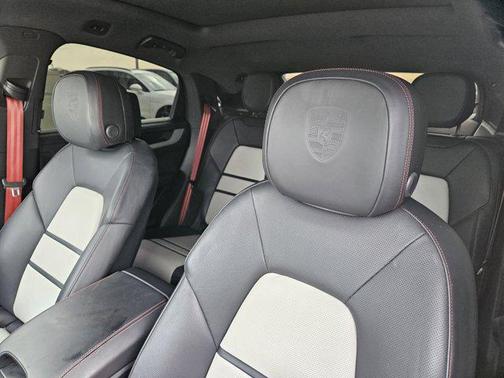 2025 Porsche Cayenne S