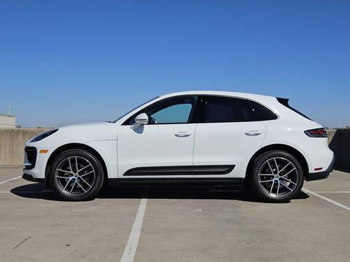 2025 Porsche Macan AWD