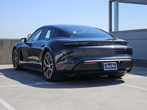 2025 Porsche Taycan 4