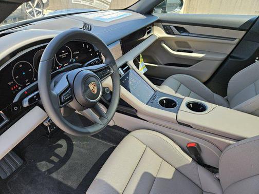 2025 Porsche Taycan 4