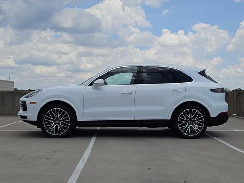White 2022 Porsche Cayenne Cayenne
