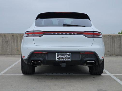 2025 Porsche Macan Base