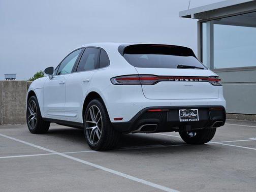 2025 Porsche Macan Base