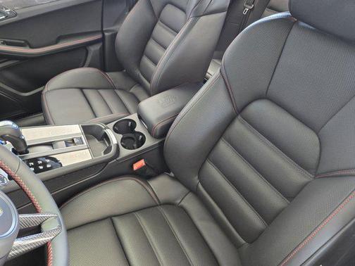 2026 Porsche Macan GTS