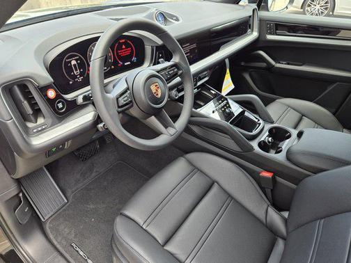2025 Porsche Cayenne Coupe AWD