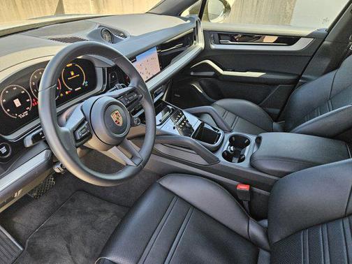 Chromite Black Metallic 2026 Porsche Cayenne Cayenne