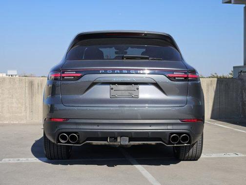 2022 Porsche Cayenne S