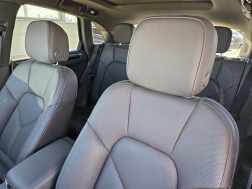 2025 Porsche Macan AWD