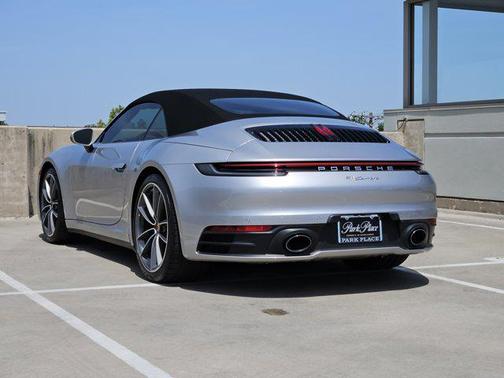 2020 Porsche 911 Carrera