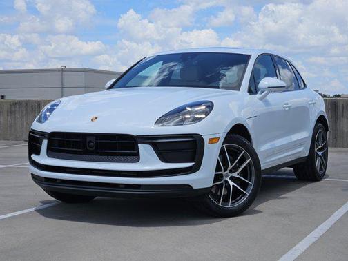2025 Porsche Macan Base