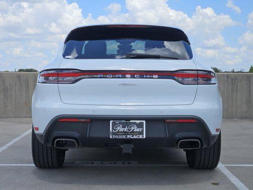 2025 Porsche Macan Base